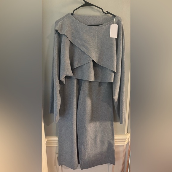 Gray Cropped Sweater and Pant Set Medium - Picture 1 of 12